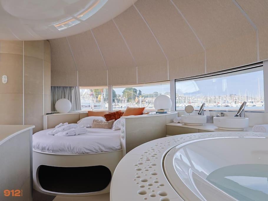 Anthenea Suite Hoteliere Flottante Perros-Guirec Eksteriør bilde