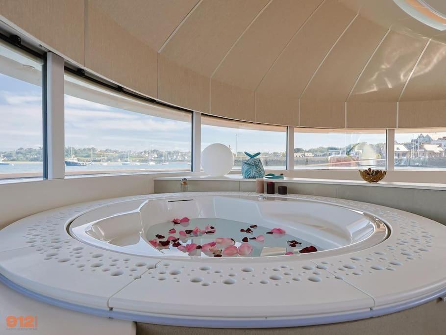 Anthenea Suite Hoteliere Flottante Perros-Guirec Eksteriør bilde